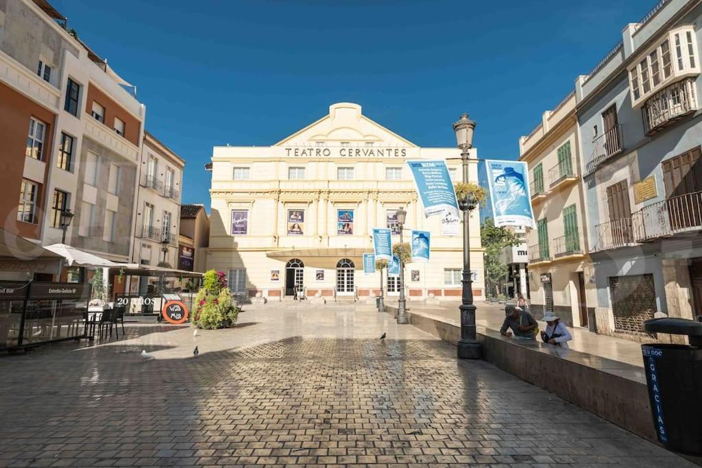 Modern Apartment Next To The Cervantes Theatre By Rems Málaga Exterior foto